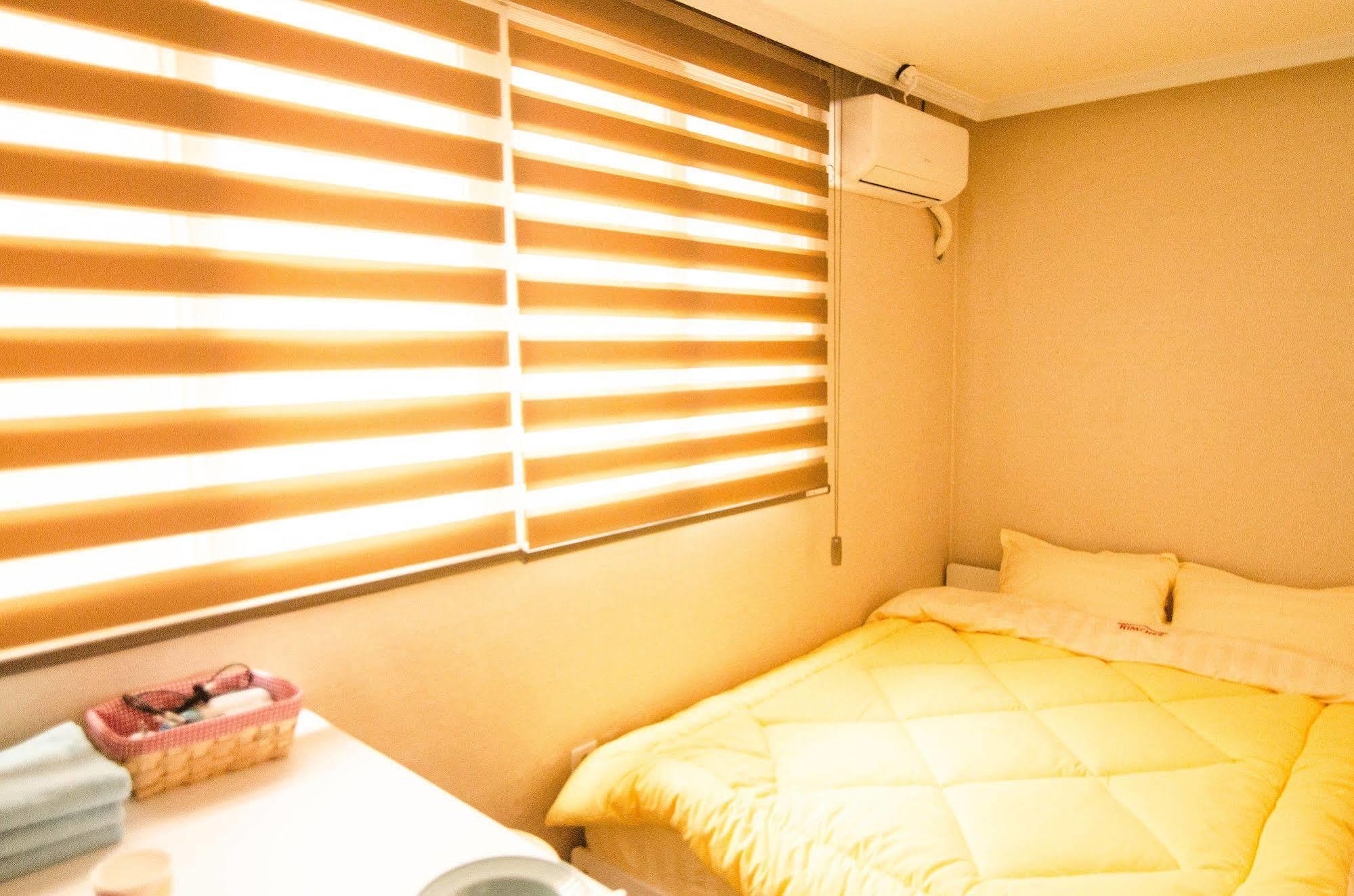 Yakorea Hostel Hongdae Seúl Exterior foto