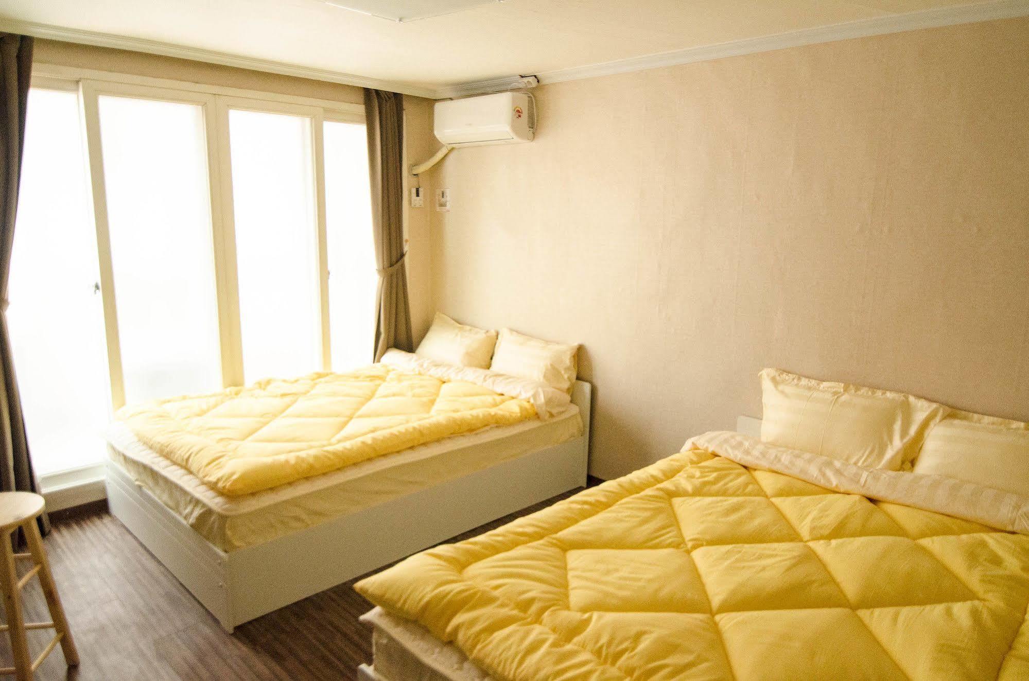 Yakorea Hostel Hongdae Seúl Exterior foto